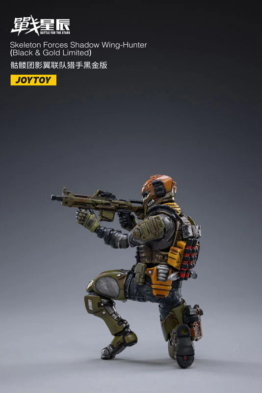 1/18 Battle for the Stars Skeleton Forces Shadow Wing-Hunter (Black & Gold Limited) - Image 7