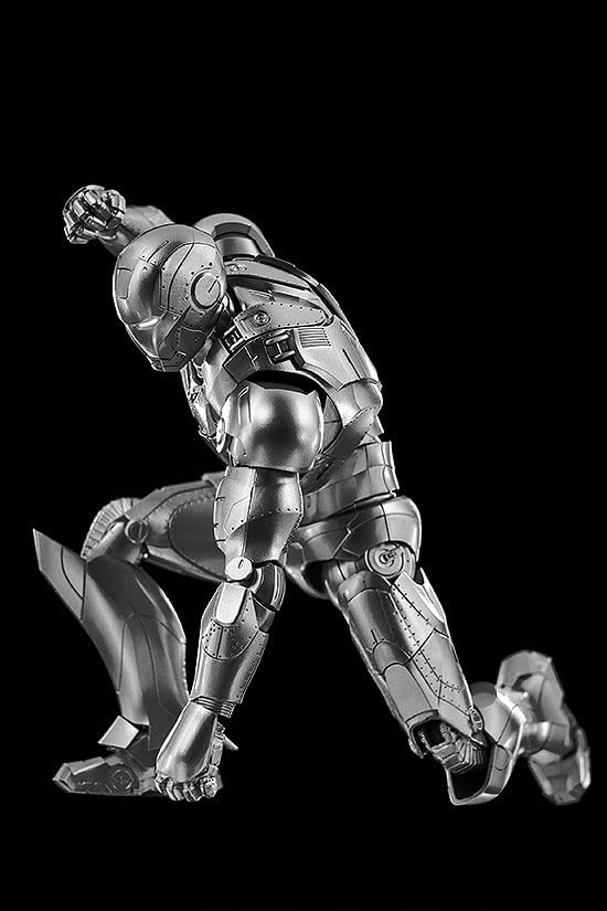 Marvel Studios: Infinity Saga - DLX Iron Man - Mark 2 (ThreeZero) - Image 6