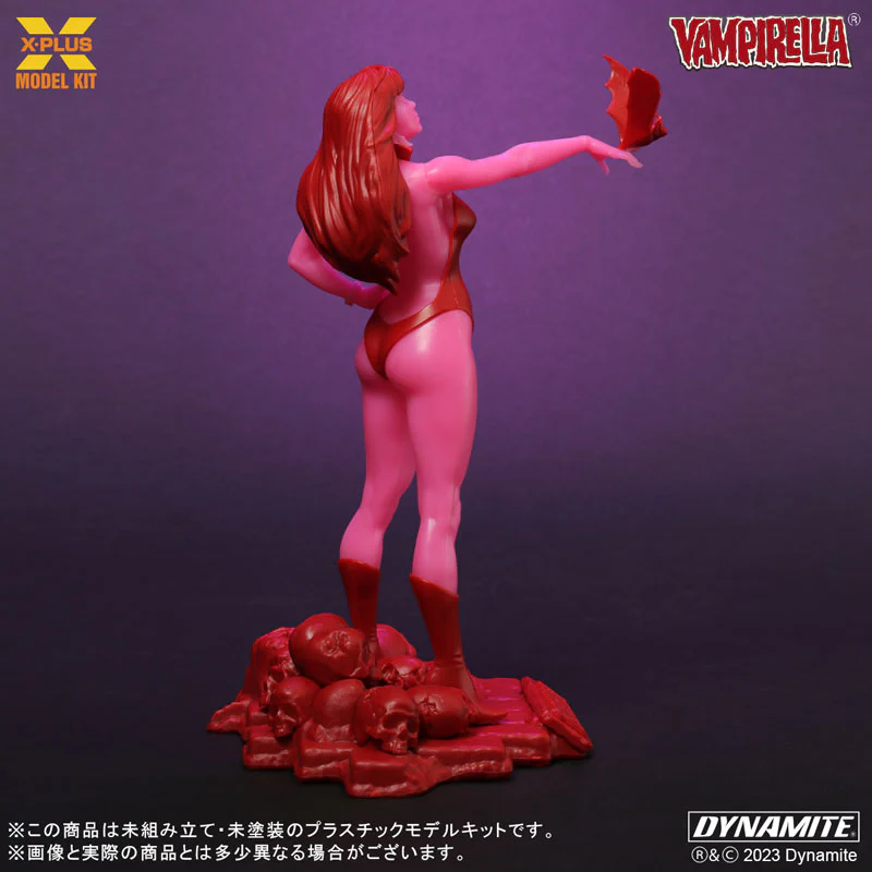 Vampirella - Jose Gonzalez Edition - Glow in the Dark - 1/8 - Model Kit (X-Plus) - Image 3